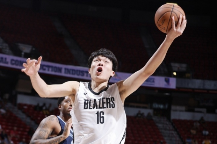 开云在线-对手注意到你了！杨瀚森首节4投2中得到4分1板1助 也有2失误2犯规