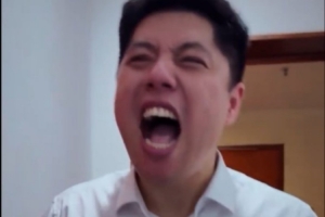 开云下载-很激动！潘江走进更衣室后疯狂呐喊庆祝 鼓励球队坚持打下去