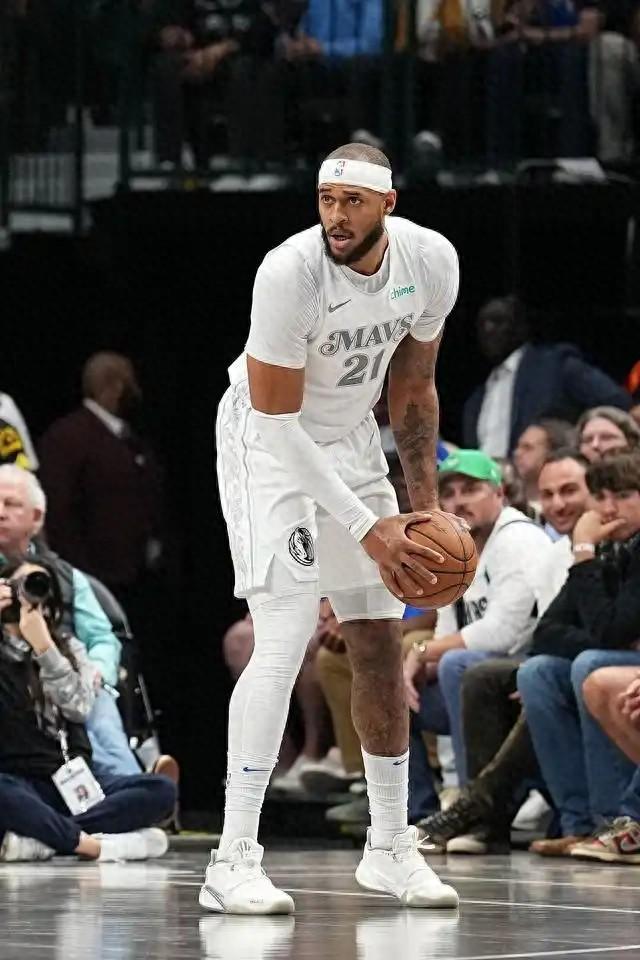 开云在线-达拉斯“铁闸”！他1招比浓眉+状元秀都狠 独行侠5千万稳赚不赔