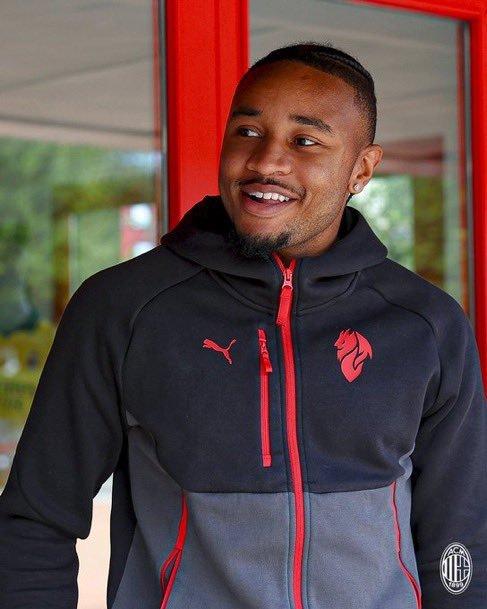 开云在线-两名新援亮相米兰内洛