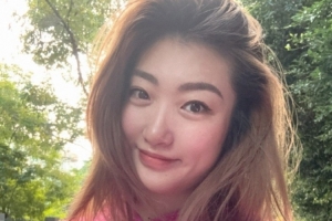 开云-李梦晒照：牛马的一周结束了 累那样的就不给你们看了 生活愉快